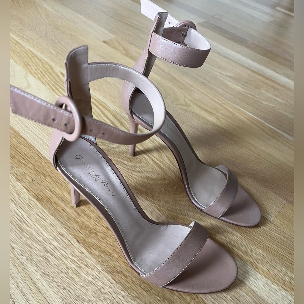 BNIB Gianvito Rossi Portofino 85 Heeled sandal in Praline